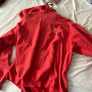 Super comfy hoodie! Worn once